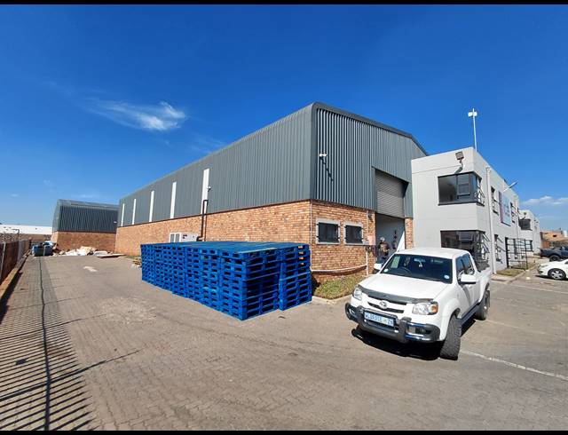 3,980M² INVESTMENT FOR SALE IN CLAYVILLE